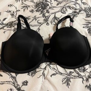💕😊NWT strapless Victoria Secret Bra 38c